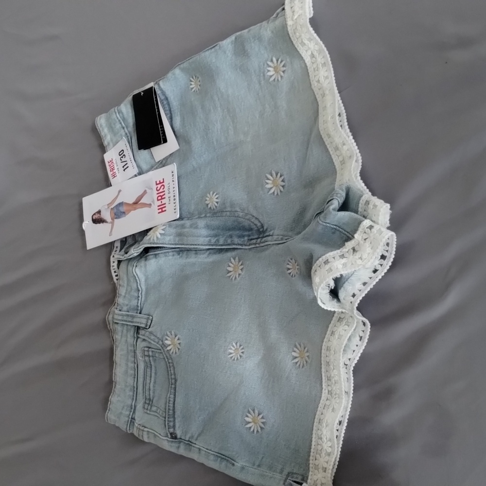 cute Jean Shorts With Lace and Daisy Accents